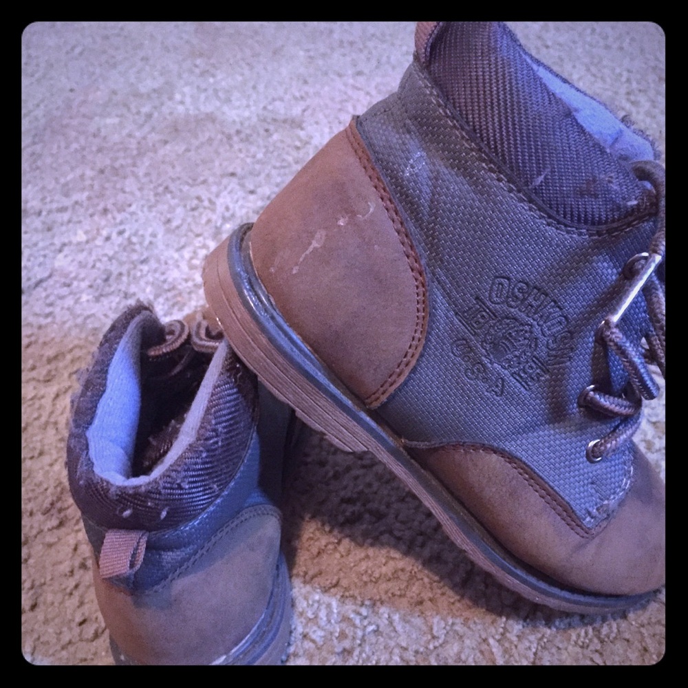 Oshkosh Boys shoes